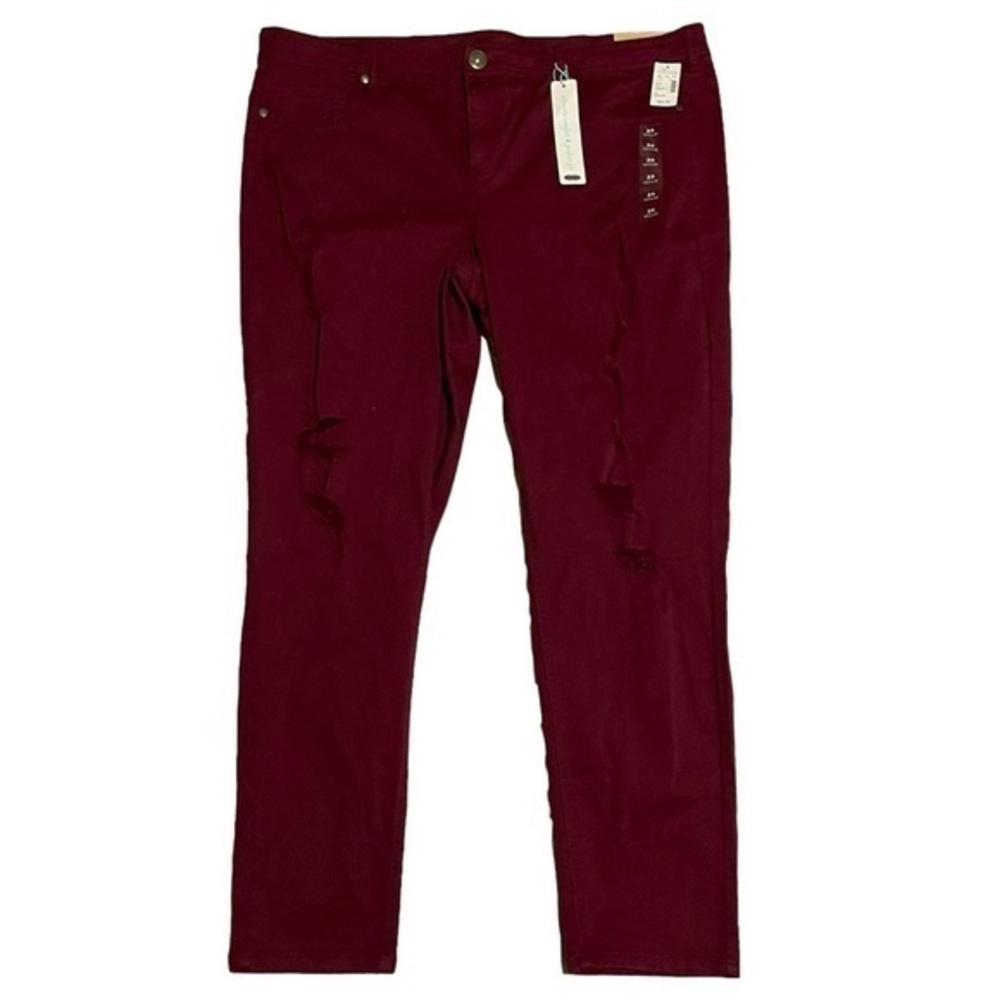 NWT - Maurices Women’s Bergundy Regular Fit Pants (Ripped Design, 24Regular)